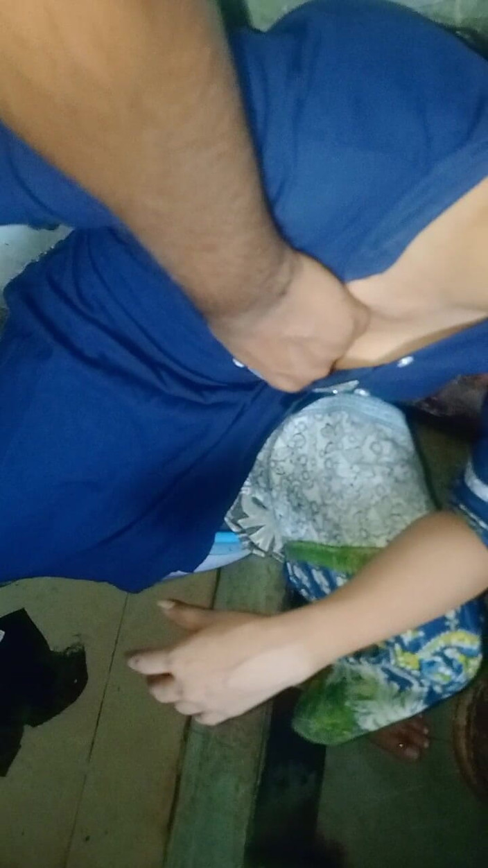 NikiRathod: 鸡巴的口交和精油按摩