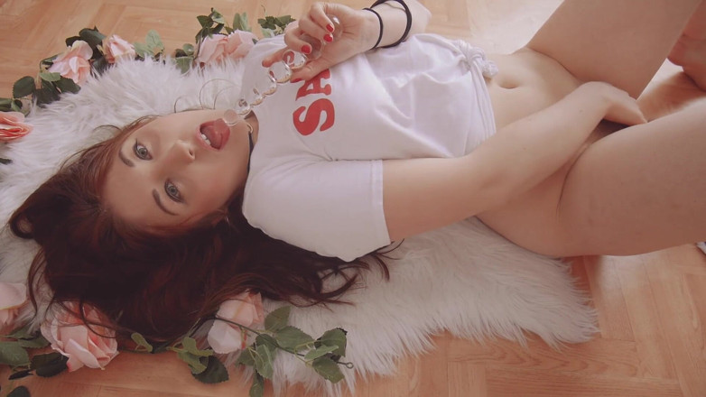 Madelaine_Rousset: Play with the furry cat