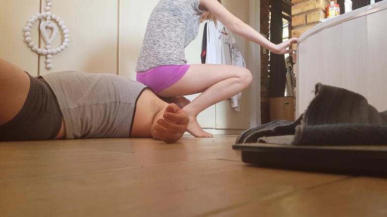Alicia Robertz: Facesitting and Face Riding