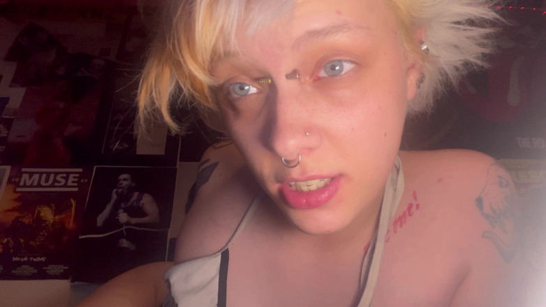 Glitterqueen1999: Goth Girl No Makeup Mouth Tour! Tongue Teeth 