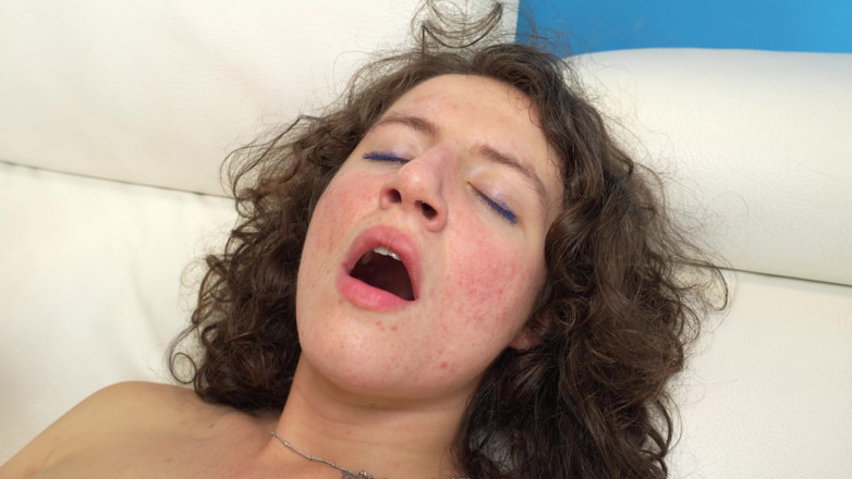 Ferrero anal experience: Hot Babe Gets Fucked and Cum in Mouth.