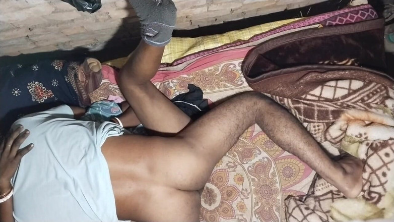 Pumi: Индийское горячее видео