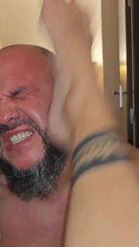 Foot job et fétichisme hardcore des pieds