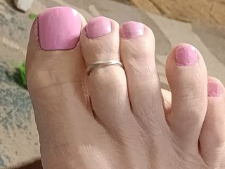 Longtoes45: Just Passing Around