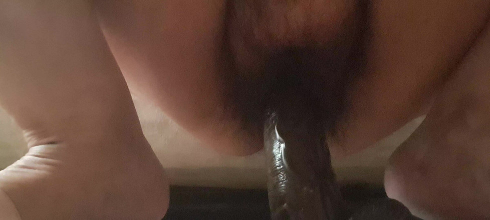 Mommy big hairy pussy: La figa pelosa di una milf desiderosa