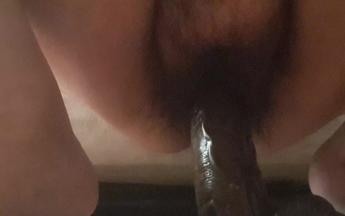 Mommy big hairy pussy: 熱心な熟女の毛深いマンコ