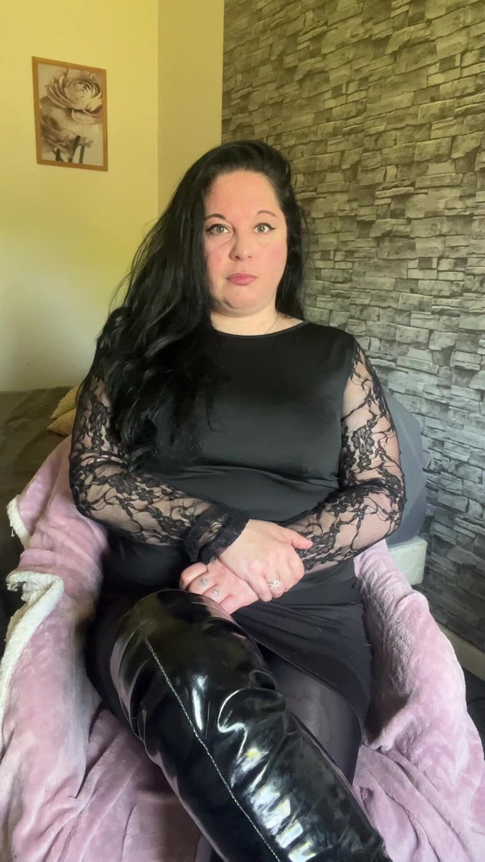 Maitresse Clara: Myślałeś, że możesz mnie zainteresować?