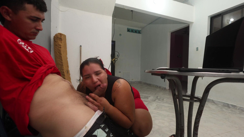 Lexly_16: Я получаю моего босса из его молока, чтобы сохранить его работу