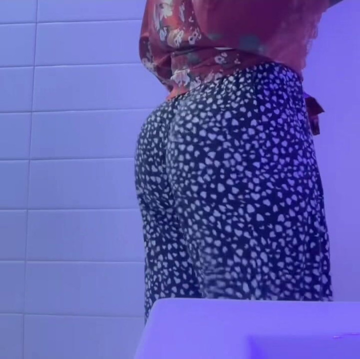 African Fart Queen: Late Night Stinky Pyjamas Farts