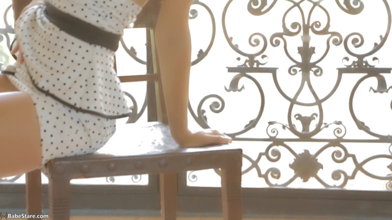 Babe Stare: Model is fingering herself in this solo masturbation glamour video
