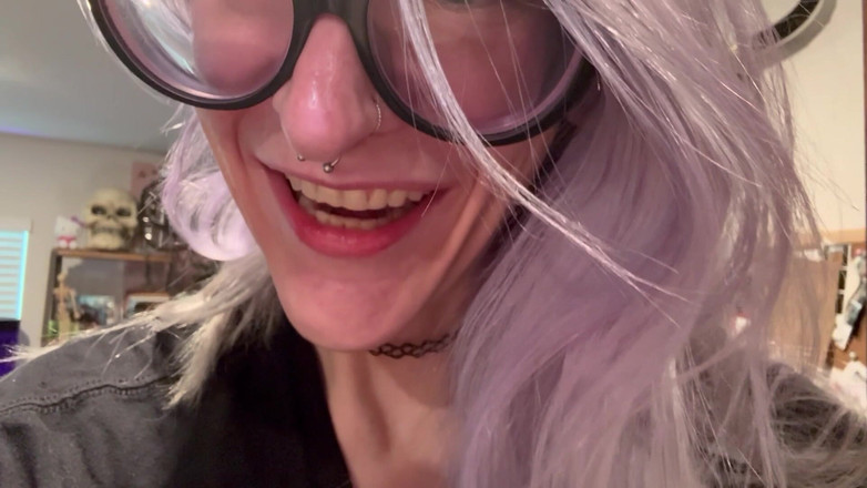 Peppermint Giantess: 67 cewek raksasa menggoda &amp; mempermalukan 67 cowok raksasa