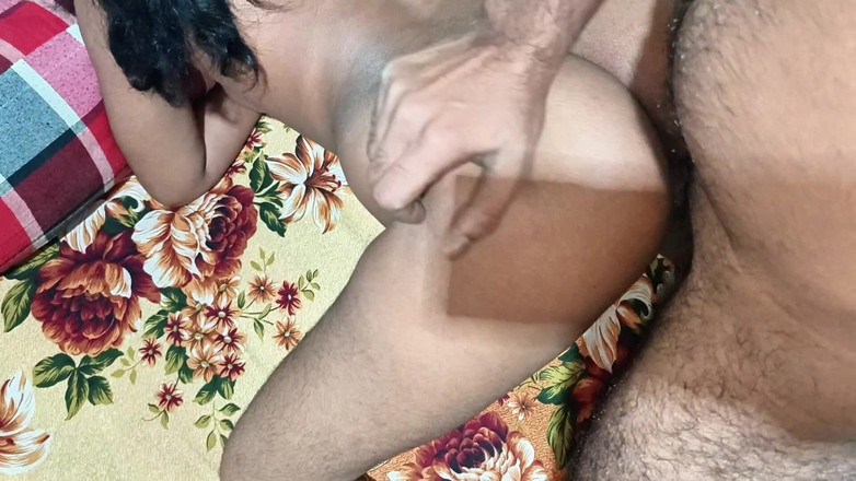 Bithi69gril: मैं एक लड़की को घर लाता हूं और उसे चोदता हूं भाग2