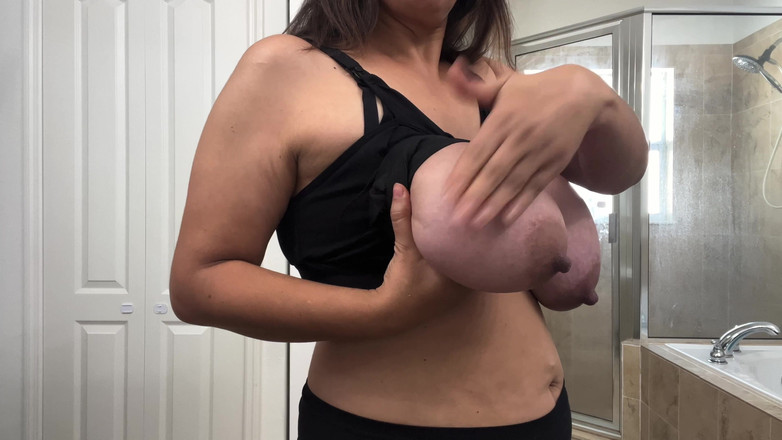 VeeVee Vixen: Tampar Diri Tetek