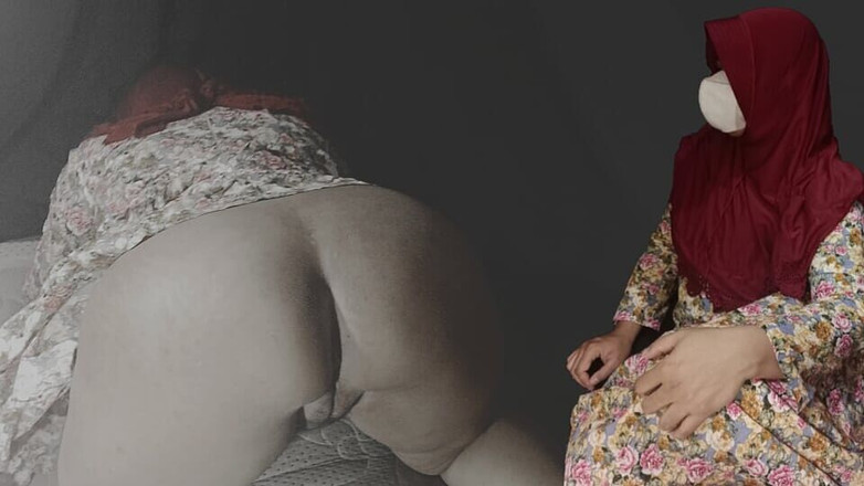 Ayuningsih: Musulmano che indossa il velo