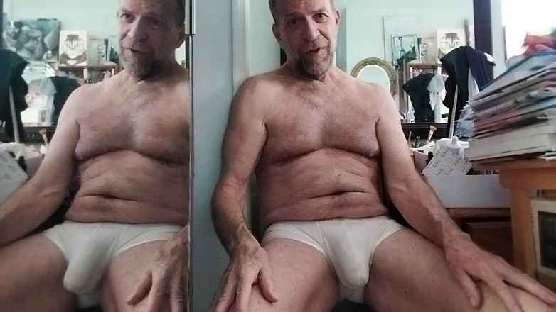 Hairyartist: Мои ноги здесь, чтобы заставить тебя кончить