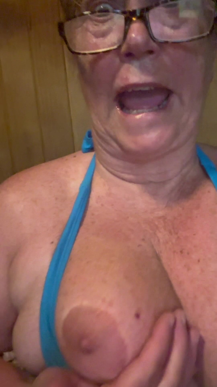 Big Ass 4 U: Doji moje kozy v sauně