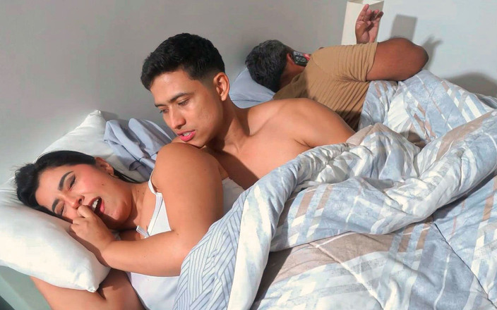 linahenaossx: Questa matrigna è una miLF con il culo caldo a cui...