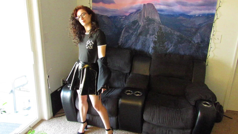 Veggiebabyy: Godaan striptis yang panjang dan lambat