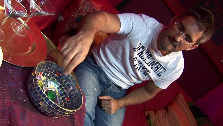 The Window of Sex: Сцена одержимості нижньою білизною- 1 пишна блондинка в сексуальній нижній білизні трахається з презервативами різних кольорів