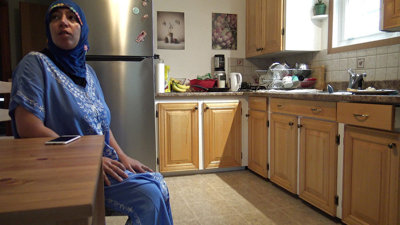 Souzan Halabi: Người giúp việc dọn dẹp Ả Rập quên làm sạch một...