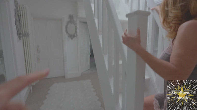 Star Power Media: A Esposa Infiel Andi James Foge Para Proibida Foda Rápida...