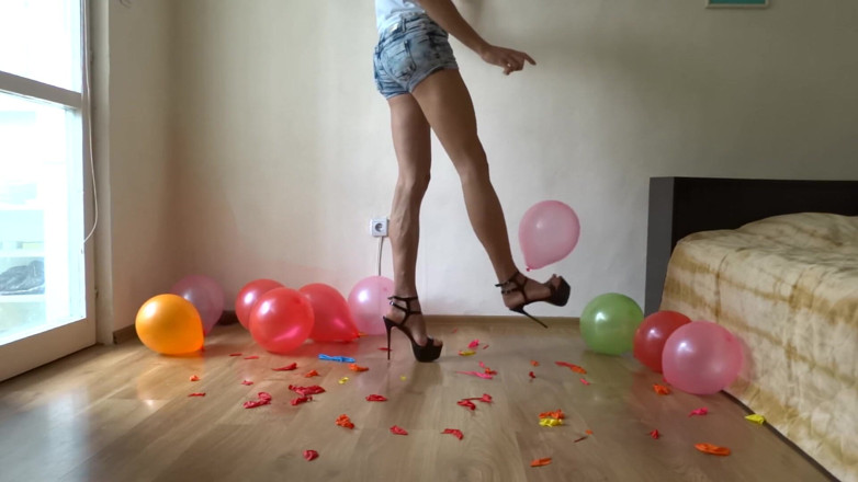 Monica Crush: Belon bergambar dengan sandal kasut tumit tinggi saya