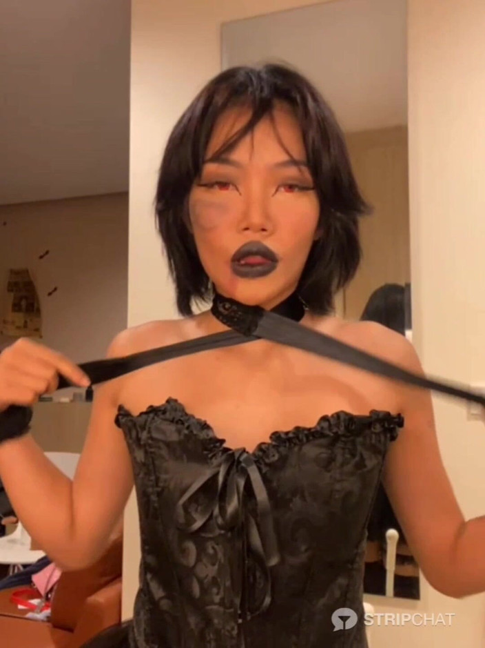 Emma Thai: Halloween 2023 Emma Thai to dziwka czarownica na Stripchat