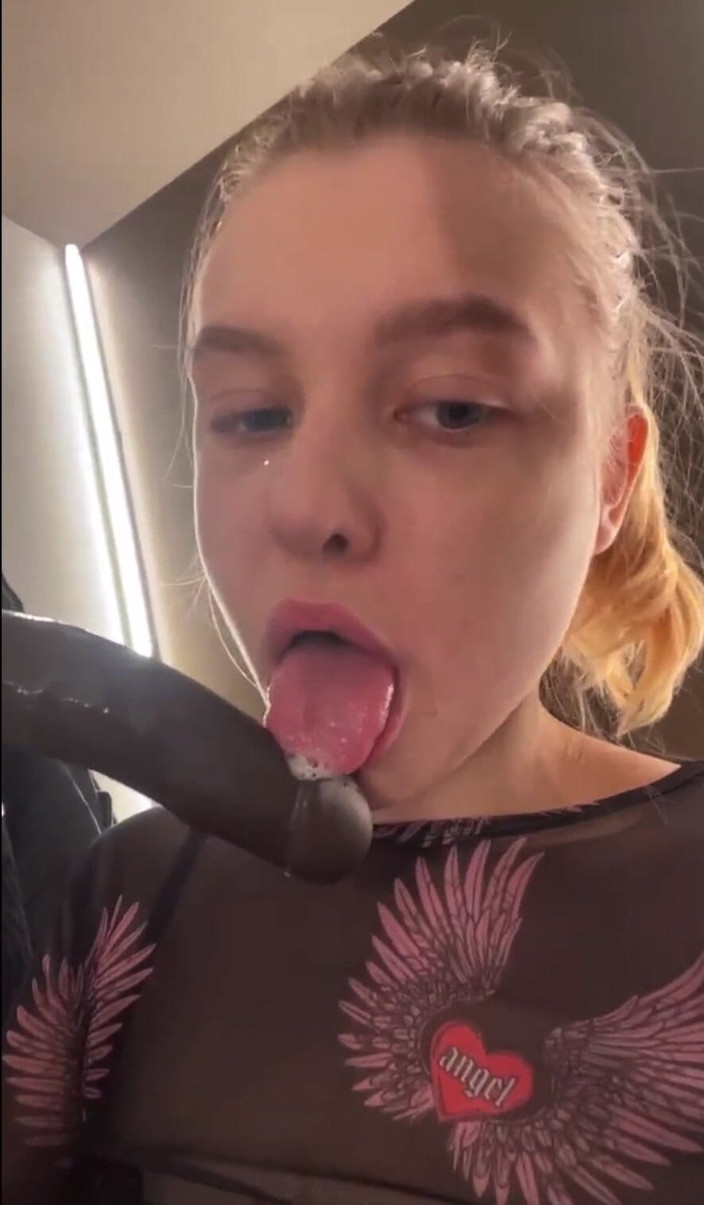 JuiceLussie: 내 자지를 빨아주는 거유 금발