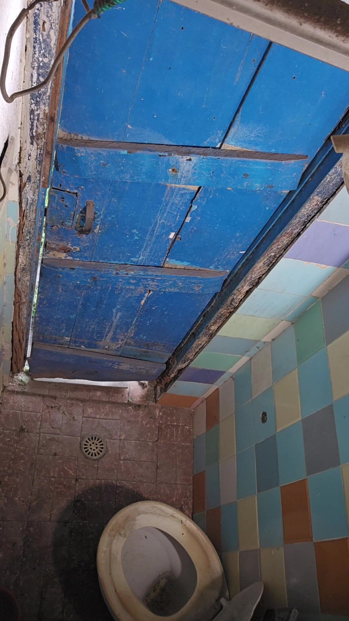 TheBlacKHunterr: Bilik mandi firma Dois Peões Pegando