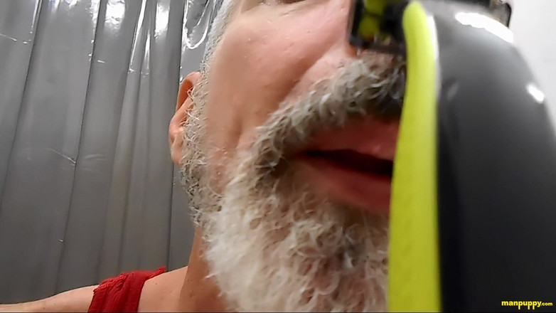 Man Puppy: Učí tě oholit - Táta Giant 8