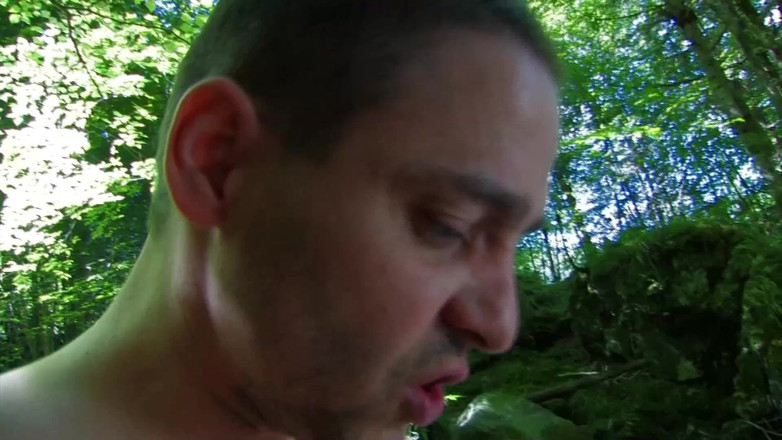 Hand Lotion Studios: Niegrzeczna dziewczyna z drobnym ciałem zostaje zerżnięta w trójkącie w...