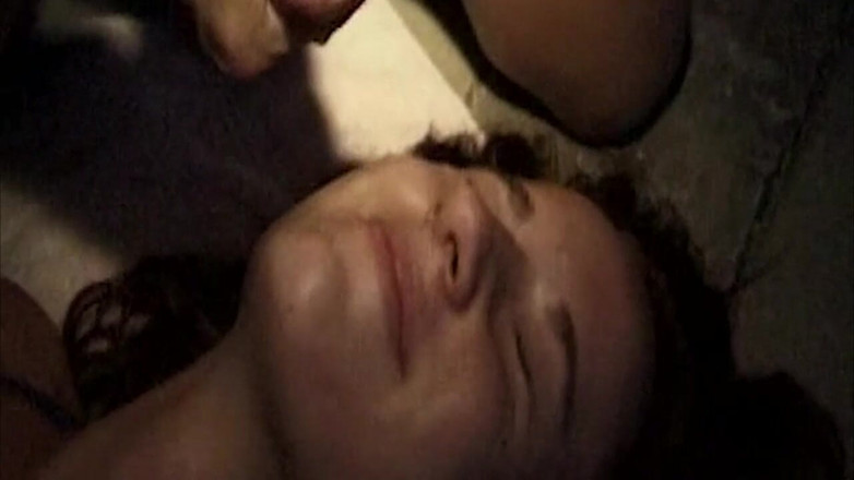 NAUGHTYPOLSKA: सुंदर युवा लड़की बूथ पर गड़बड़