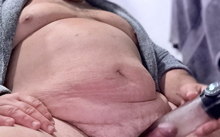 Brewster Bear: Курящий медведь курит, накачивает, подрачивает и кончает