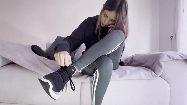 scarlettandc: 你不知道在玩弄了我的大臭脚后自慰有多兴奋