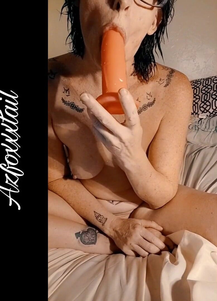 AzFoxxxTailPhelicia: Dildo suck and spit 2