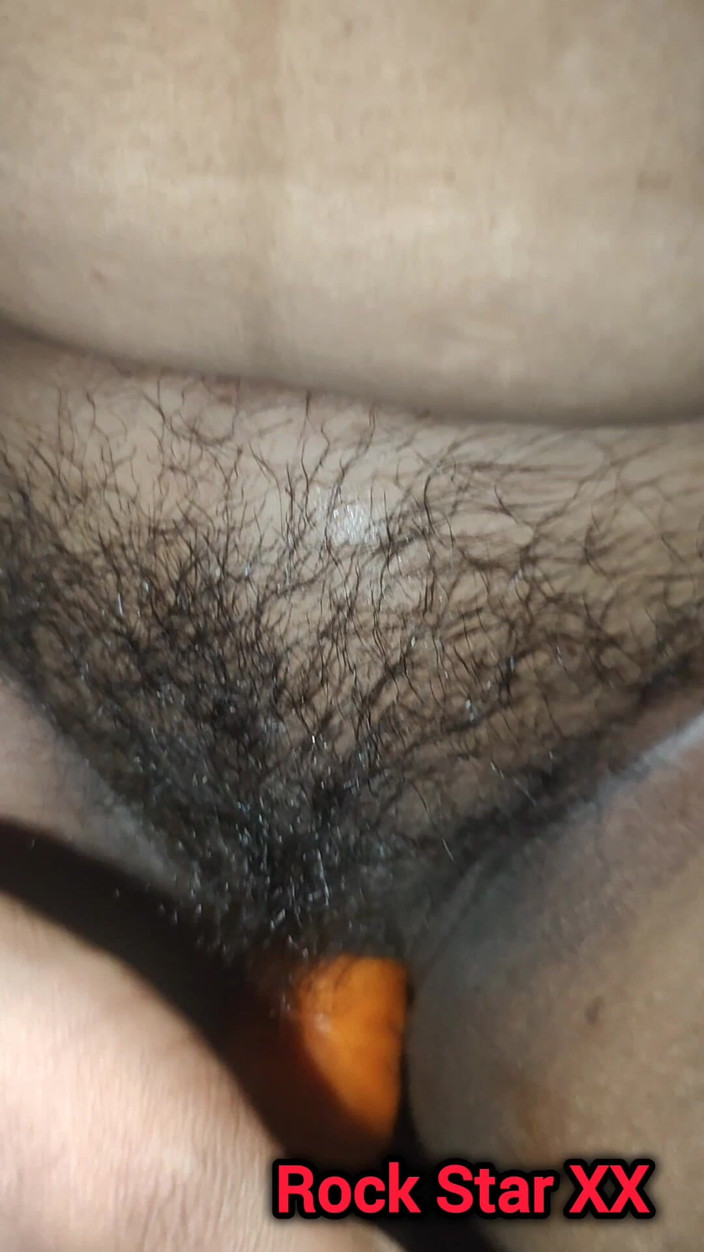 Rack star XX: Masturbace mrkví manželky desi mallu manželky s velkými prsy