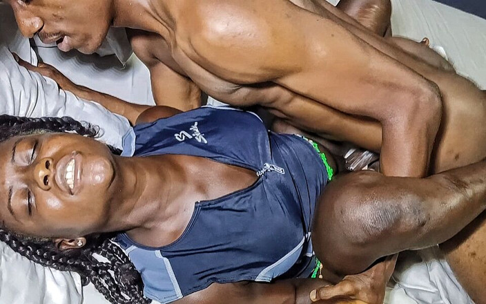 Bangweather: Evli kadın kocasının şoförüyle aldatıyor