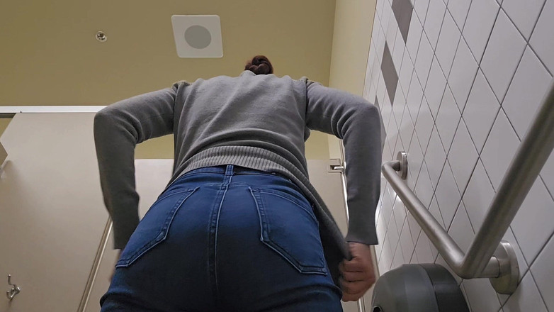 Nerdy_faery: Tres Pis, Dos Baños