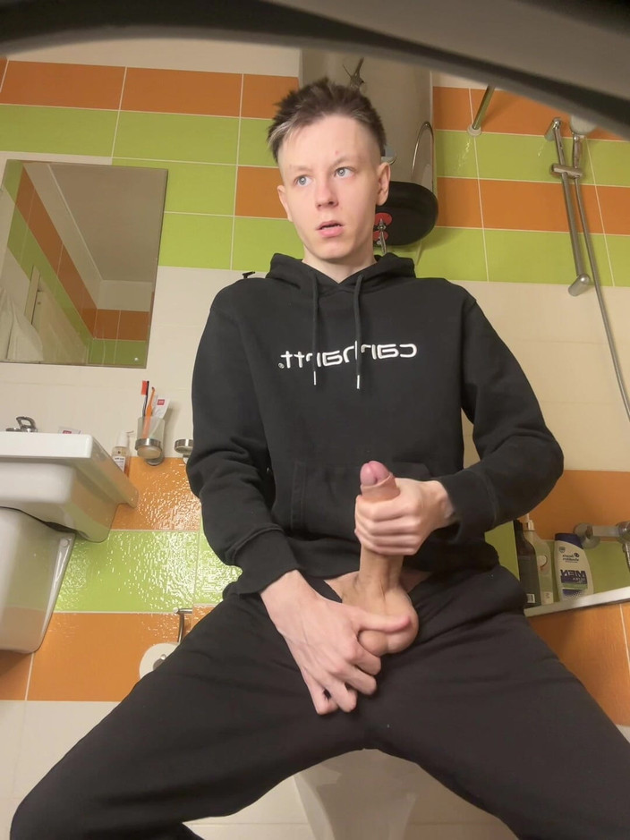Morflot24: Niegrzeczna solo stroke Hot Twink