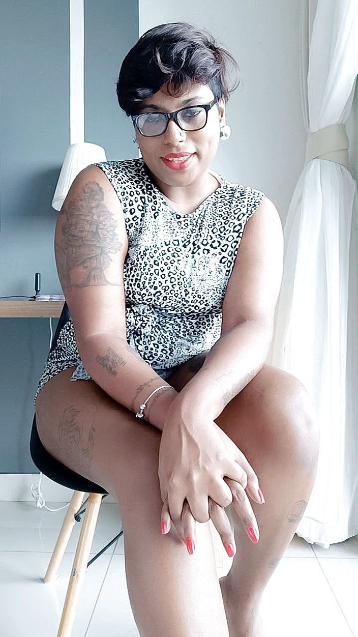 Ilariafajralilura: Umilire cu profesoara dominantă Ilaria