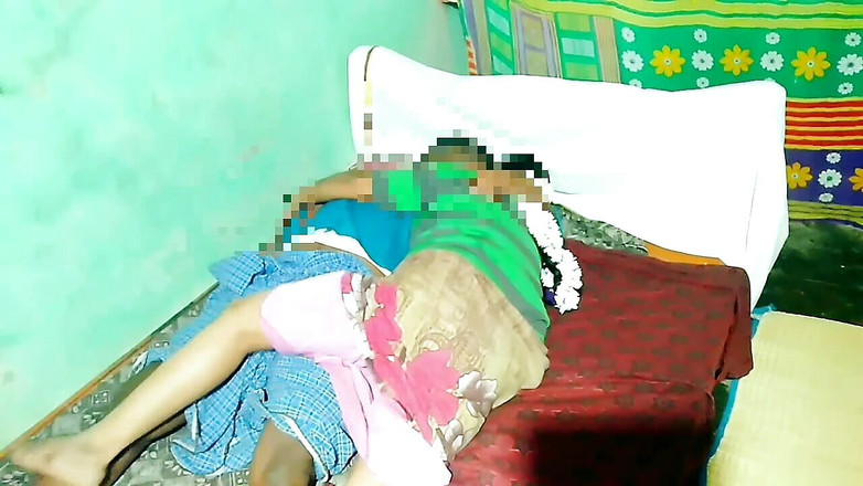 Priyanka314: Mătușa desi tamilă se duce la casa iubitului și face sex...