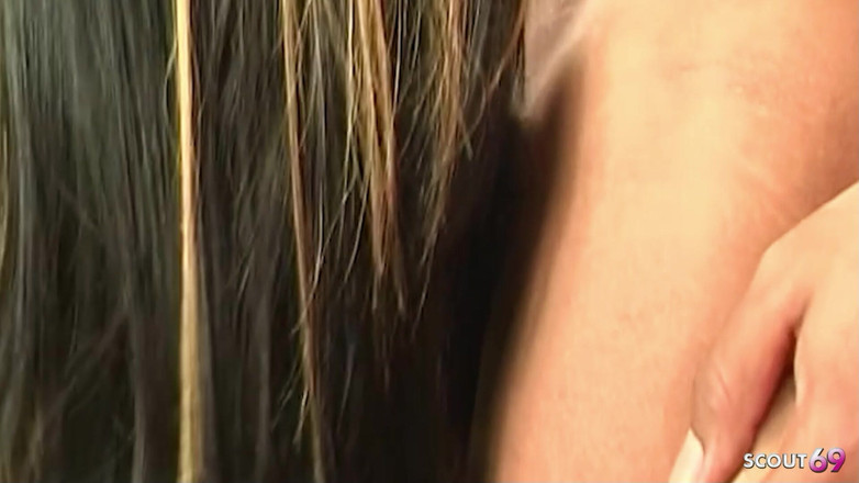 Shemale TS Collection: Travesti flaca asiática obtiene sexo anal con un condón hasta...