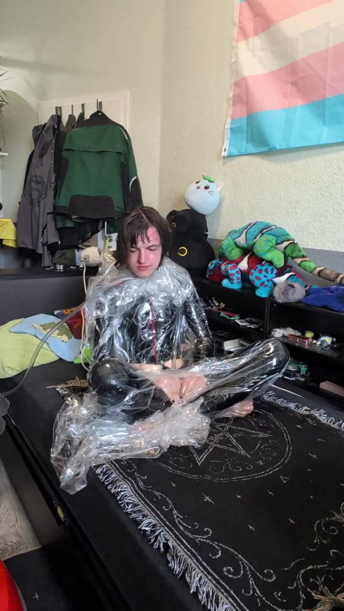 AJ_the_catgirl: Vacum Selfbondage Expirement
