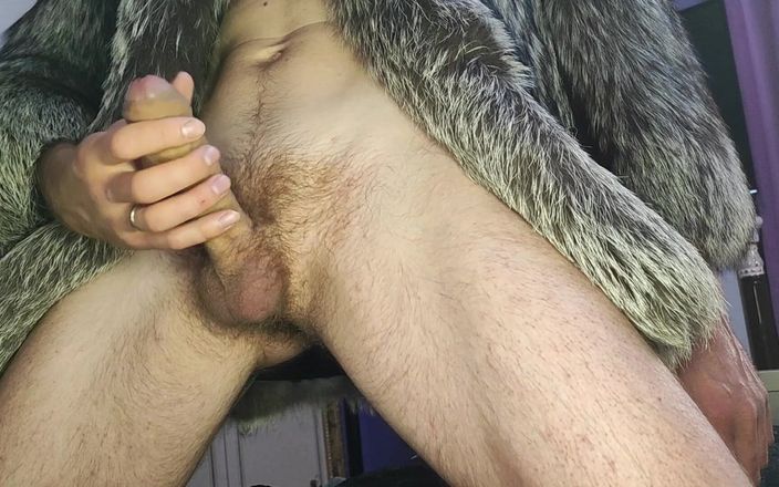 Princess18_: Возбужденный извращенный мужик позади богини меха