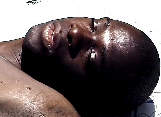 Bareback TV: Kongkek luar dengan dua jantan hitam
