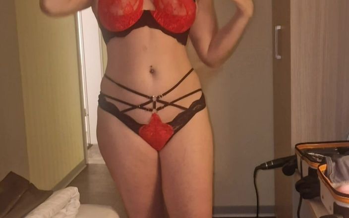 Anna Lynx: Vestirse para una cita