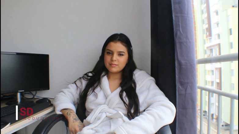 MelanieCaceres: Üvey kız kardeşim tüm üniversiteye lezbiyen olmadığını gösteriyor - İspanyolca porno