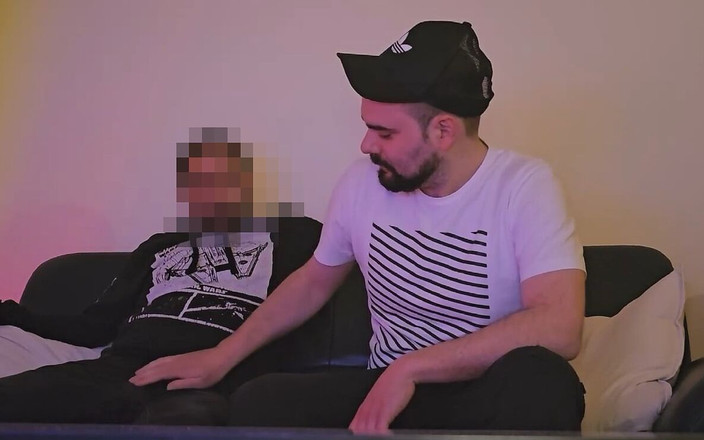 AntoGoesHunting: 我已婚的邻居和我一起找乐子