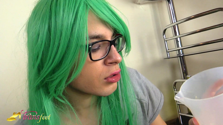 Trans and Cross-Dressers Feet: Transexual girl pissing and dringking own pee