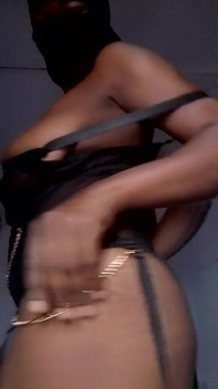 Zwart in zwarte lingerie
